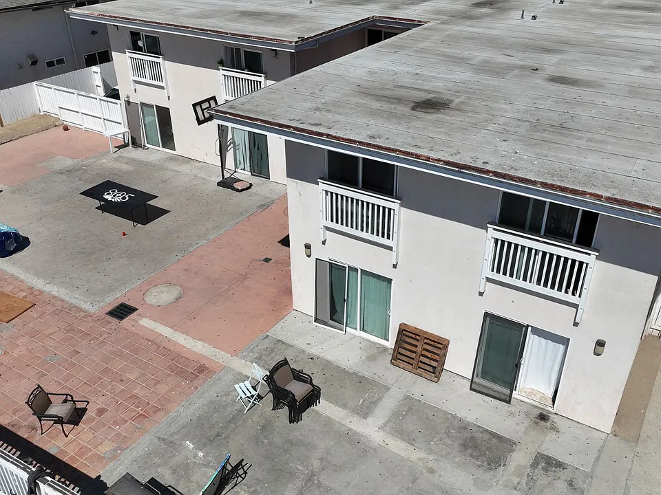 Building Photo 3