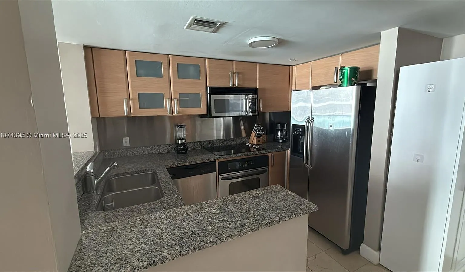 Skyline On Brickell Condo — Photo 3