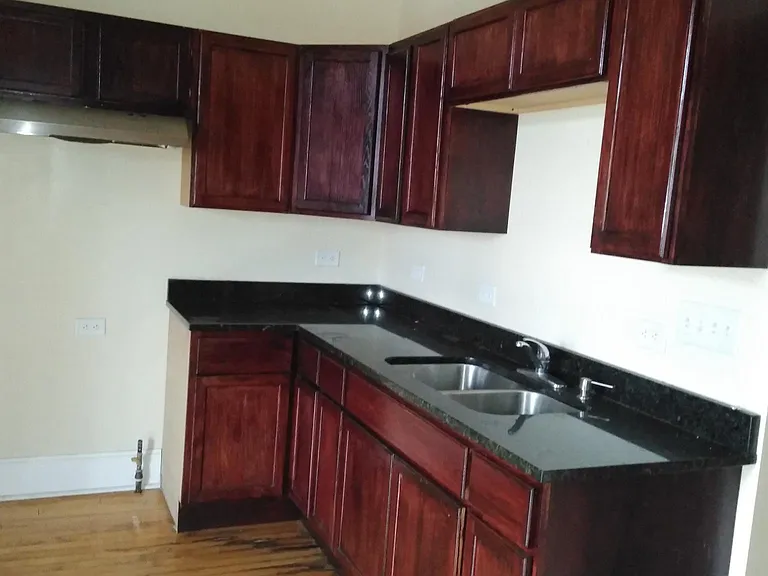 4338 W Monroe St #2 — Photo 7