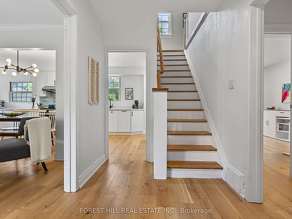4th image of 10 Highcliff Cres