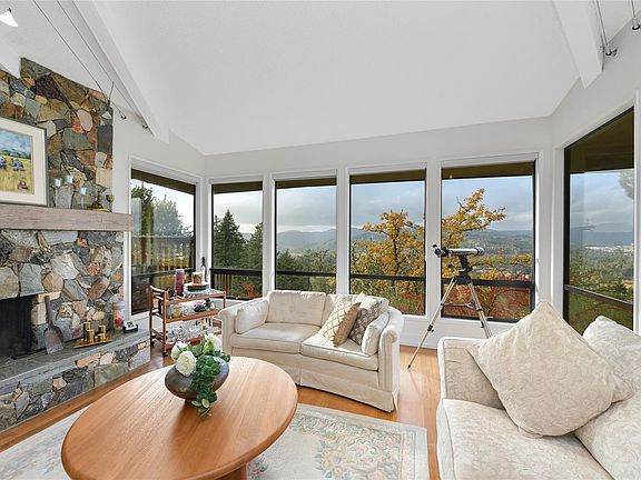 5th image of 754 Walfred Rd