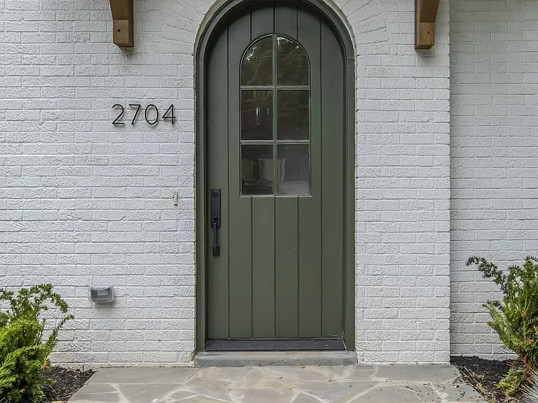 2704 Westwood Ave — Photo 4