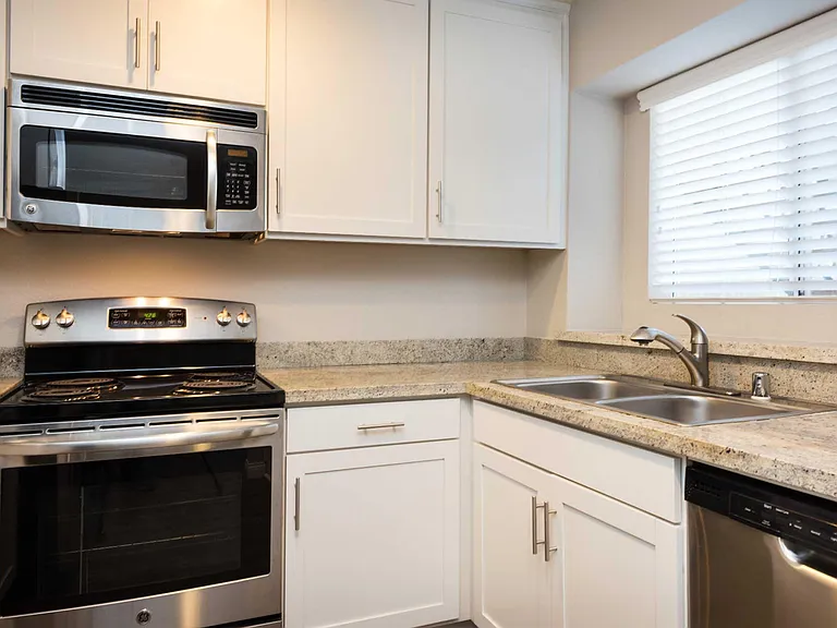 Elan Overlook Laguna Apartments — Photo 26