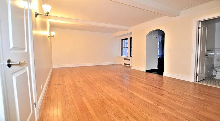 Rented by Manhattan Realty Group | media 1