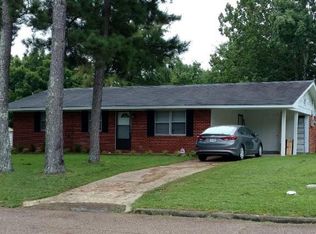 109 Frontier Dr, Starkville, MS 39759