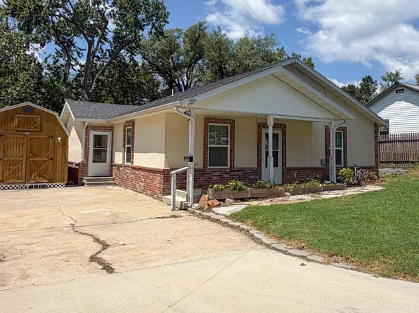 1107 Julia Street, Mountain Grove, MO 65711