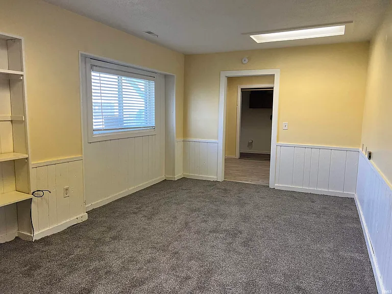 1050 Rank Pkwy — Photo 2