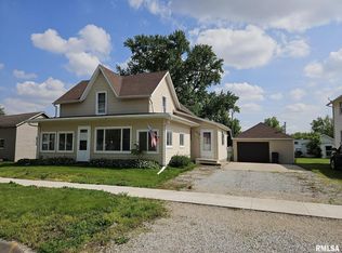 114 E 1st St, Wilton, IA 52778