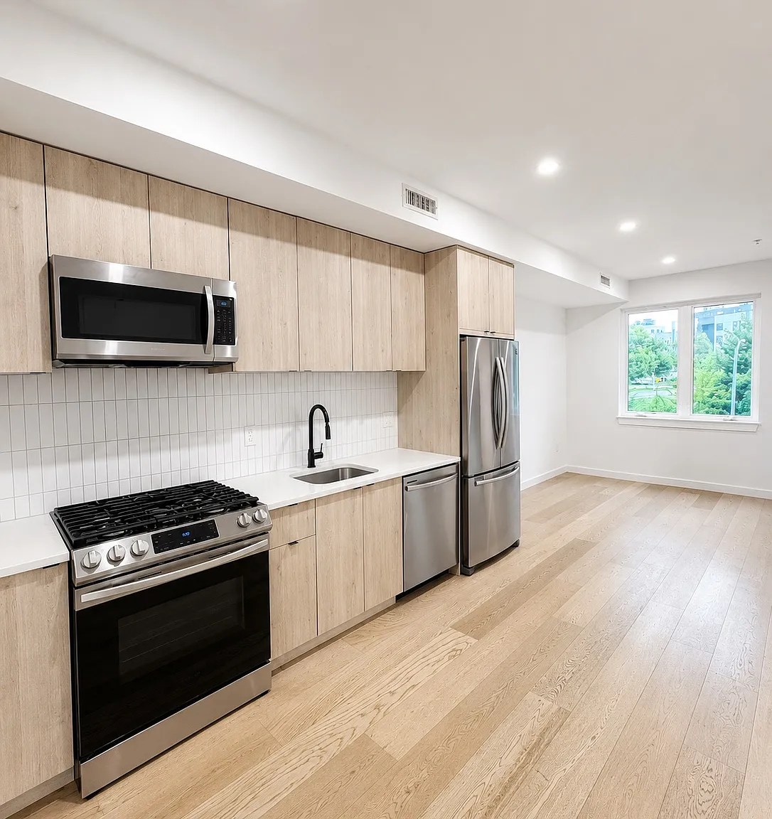 2 bed, 790 sqft, $2,400 — Photo 2