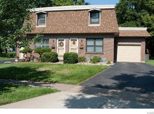 11853 Sologne Ct, Maryland Heights, MO 63043