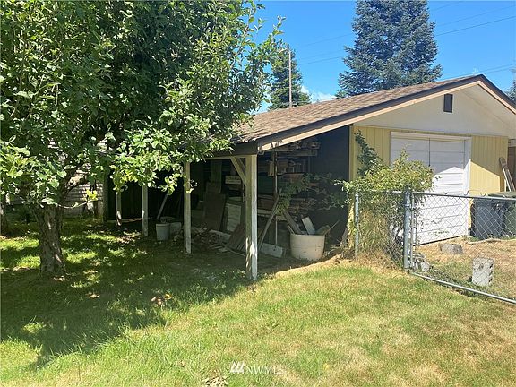 3rd image of 613 Division Street NW