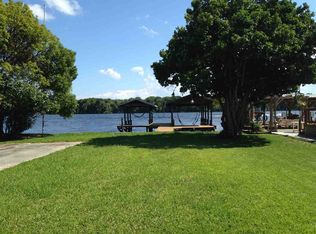 236 Sportsman Dr, Welaka, FL 32193