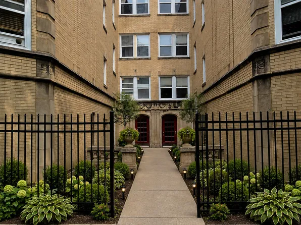 2318 W Rosemont Ave APT 2, Chicago, IL 60659