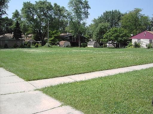 1st image of 2111 Cherry Ave