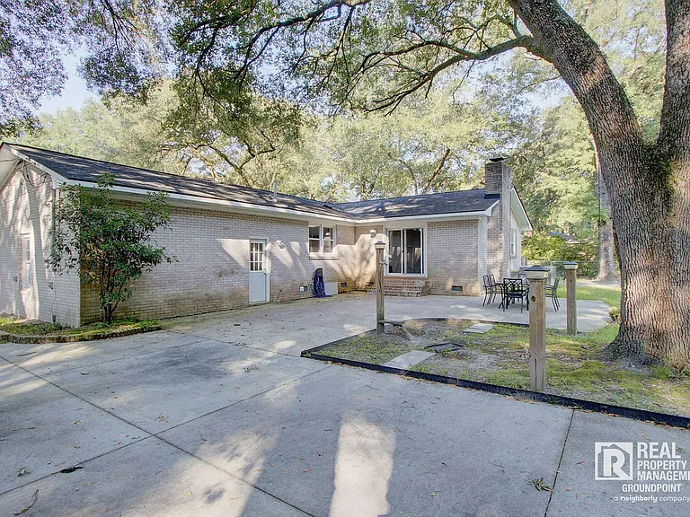 209 Chucker Dr — Photo 22