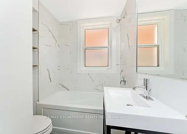 127 Victoria Ave S #1 — Photo 7
