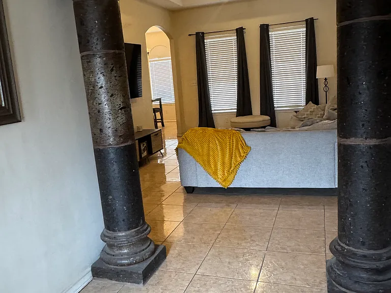 1014 E Stubbs St — Photo 3