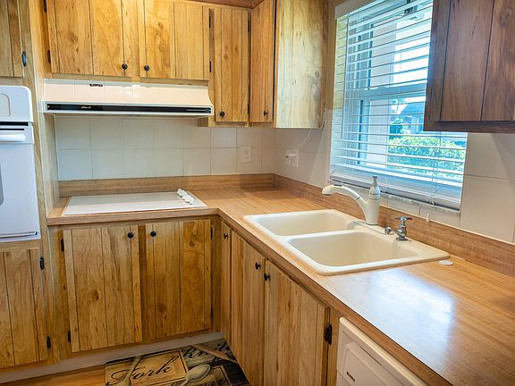 4th image of 5725 Fernley Dr #74