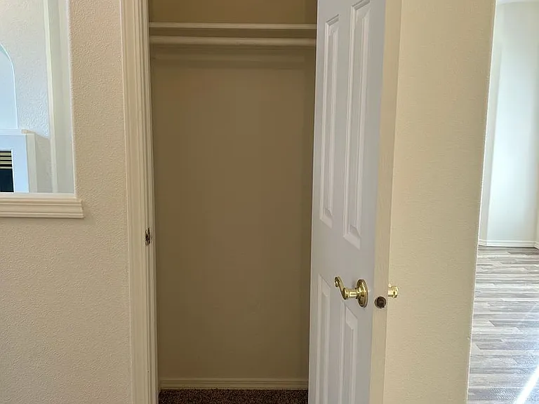 411 N Edgewood Ln — Photo 11