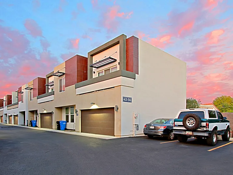 Luxana Apartments — Photo 37