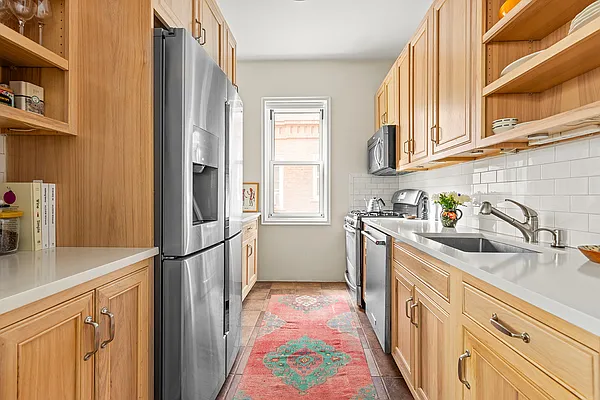 Sold by SERHANT. | media 3