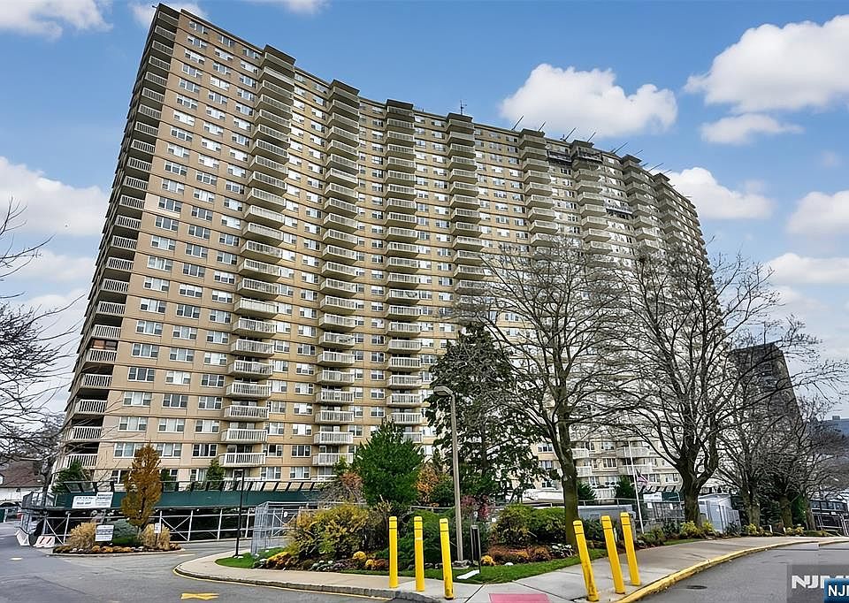 1st image of 555 North Ave APT 8N