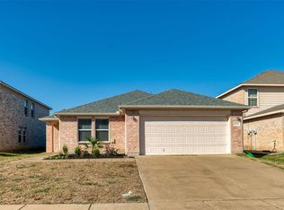 2008 Burnet Dr, Grand Prairie, TX 75052