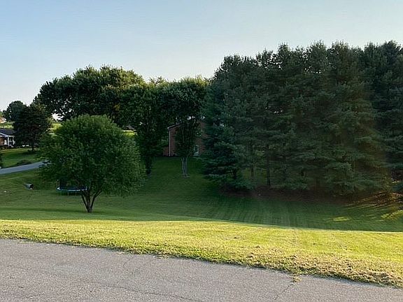 3rd image of 4581 Wilbur Cir