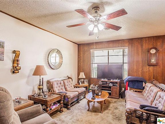 4th image of 3304 White Oak Dr
