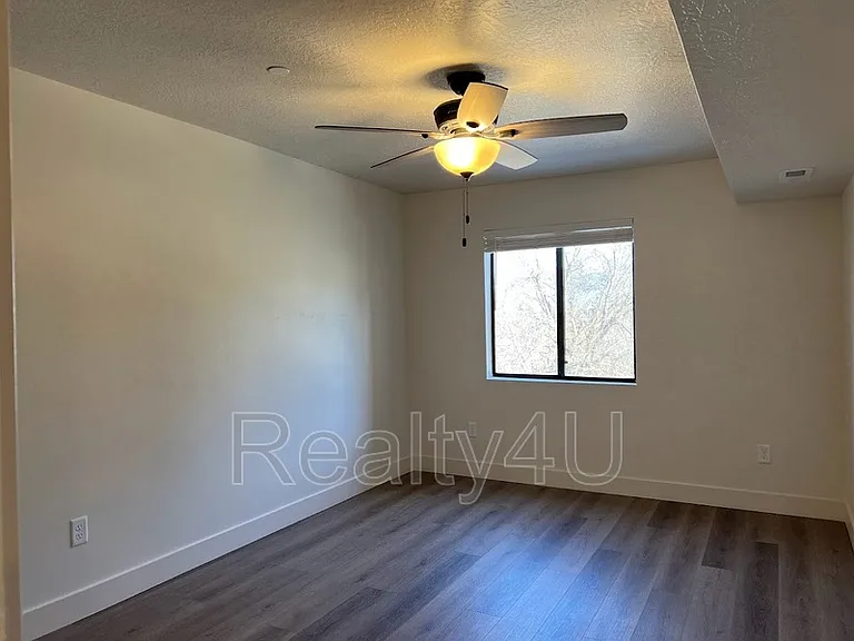 2244 N Canyon Rd — Photo 16