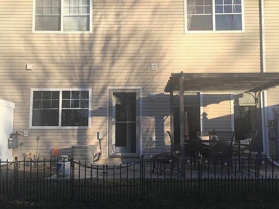 5th image of 1841 Sawyer St