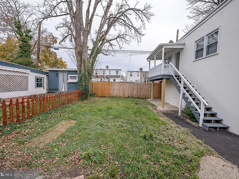 717 Miller St — Photo 57