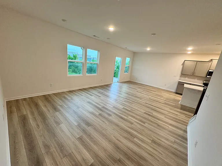 484 Jet Stream Dr — Photo 15