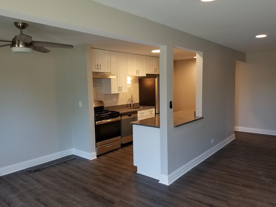 1st image of 2924 Roberts Dr APT 3