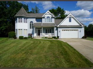 4371 Autumn Ln, Lewiston, NY 14092