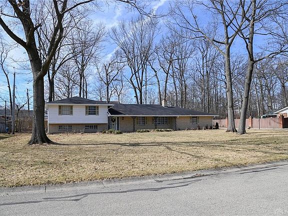 2nd image of 6949 Sylmar Ct
