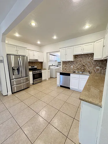 16404 S Menlo Ave Photo 1