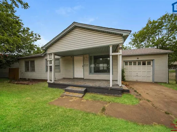 2208 NW 19th St, Lawton, OK 73507