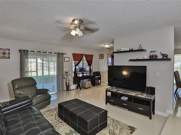 3rd image of 4211 Parkway Blvd