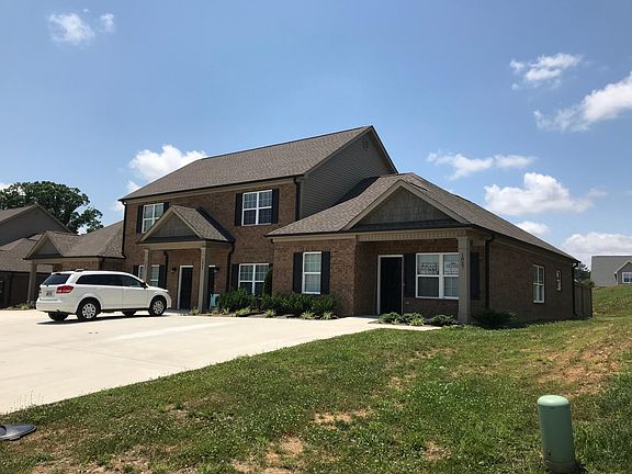 2nd image of 1718 Stone Castle Dr NE