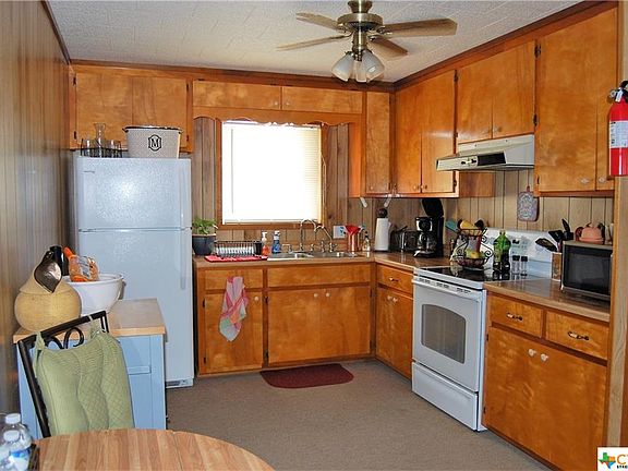 4th image of 1104 W Adams Ave