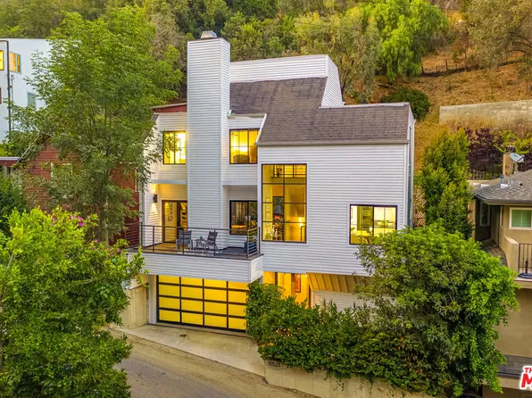 10525 Selkirk Ln, Los Angeles, CA 90077