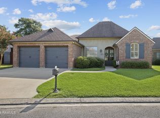 112 La Villa Cir, Youngsville, LA 70592
