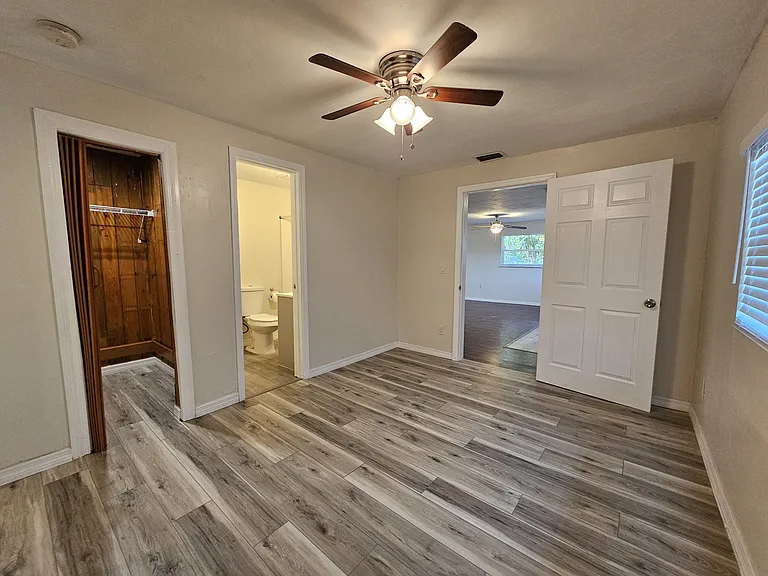 2100 Barker Blvd — Photo 14