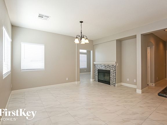 4th image of 817 Fort Mandan Ct