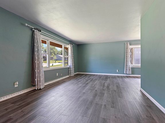 3rd image of 2219 24th St