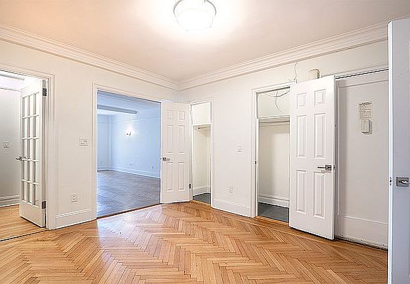 5th image of 124 W 79th St APT 8B