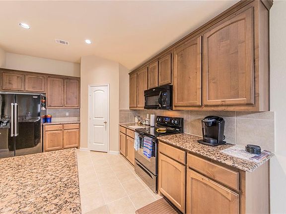 5th image of 7152 Mohegan Dr
