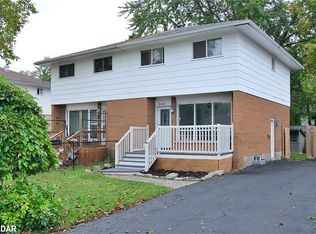 656 Oak St, Collingwood, ON L9Y2Z8