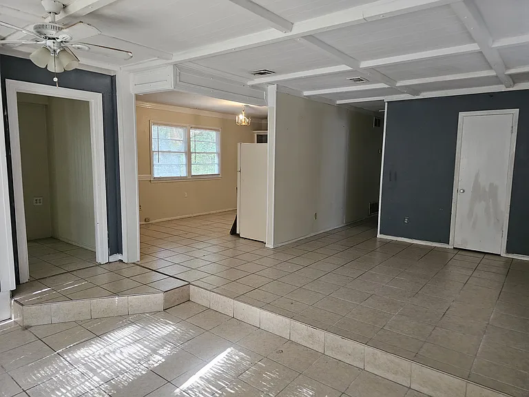 4655 Poinciana Dr — Photo 6